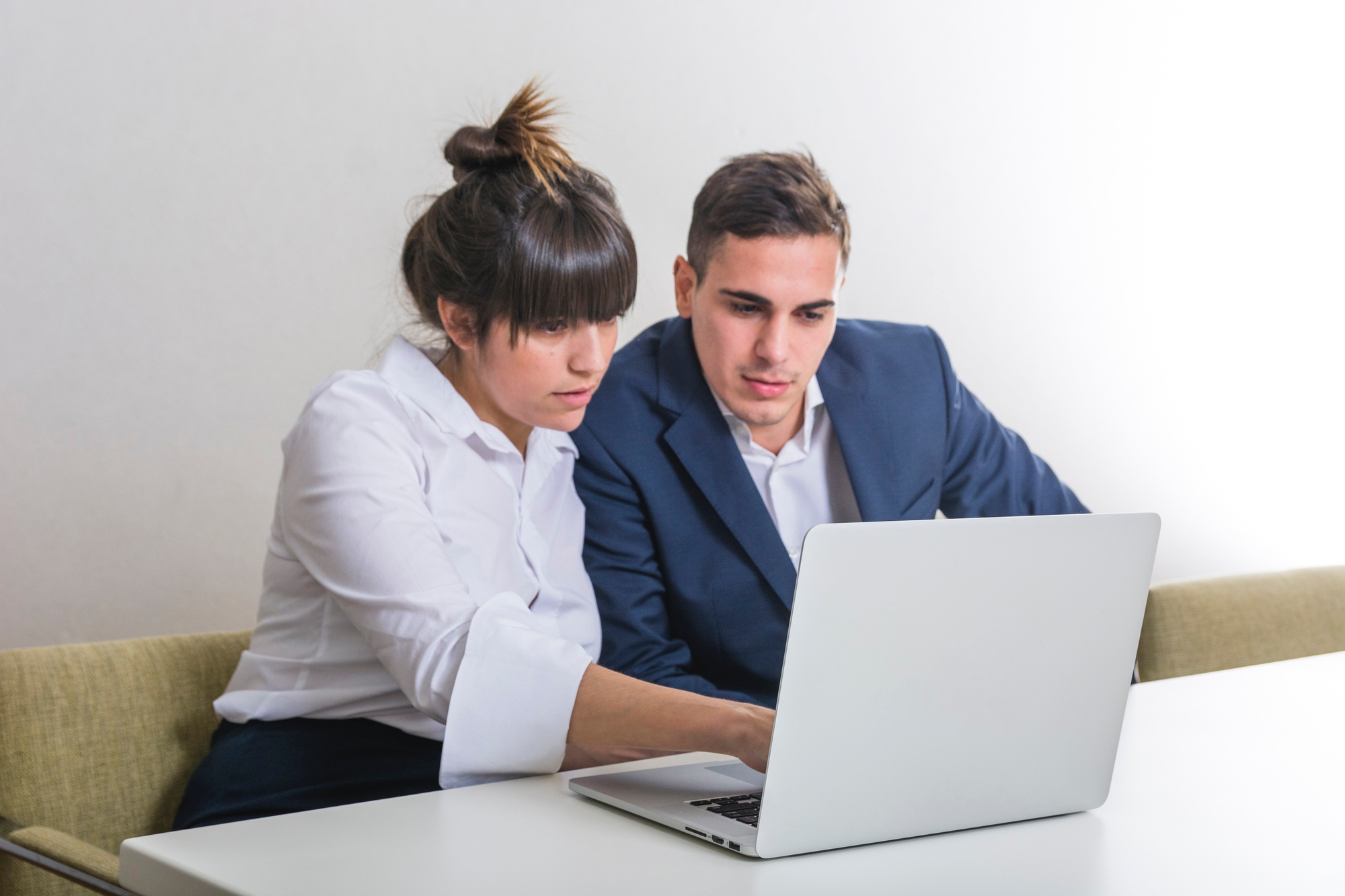 Two-people-using-MyEMS-on-a-laptop
